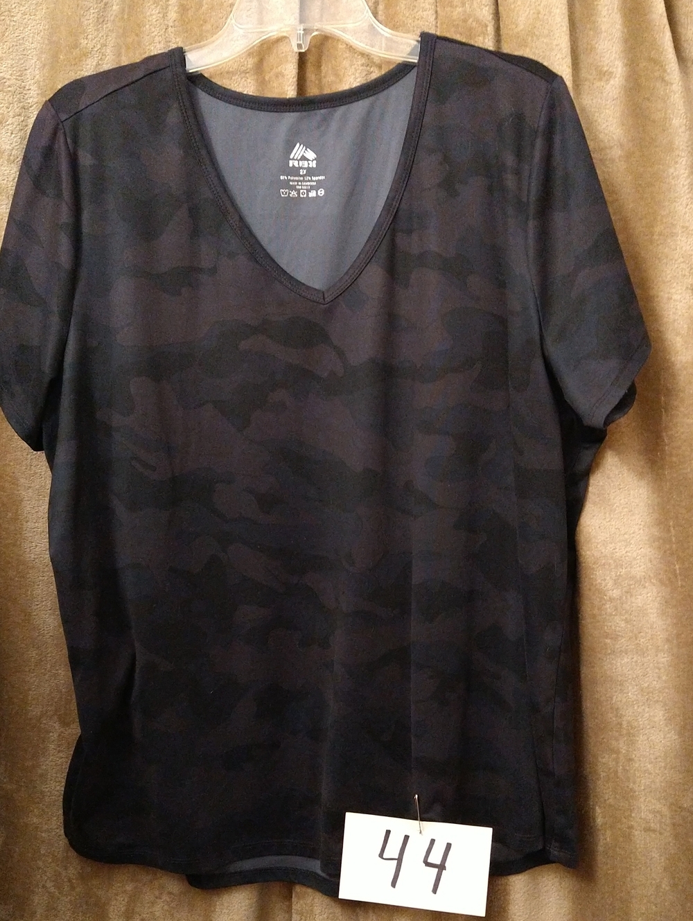 RBX Black & Charcoal Camouflage V-Neck Tee, Size 2X